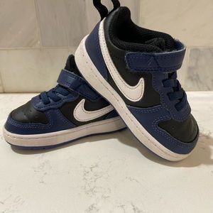 Nike All Day Play shoes size 6